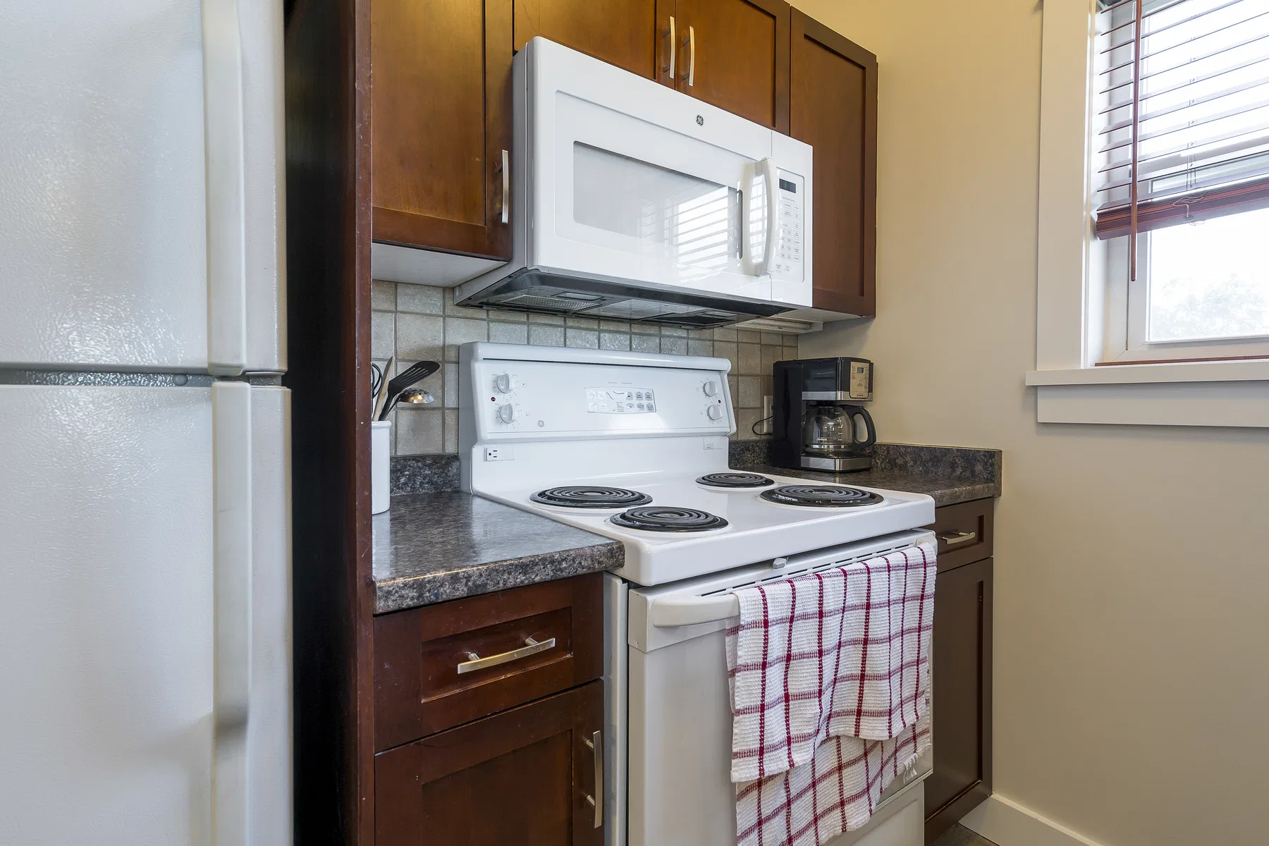 Kitchen and appliances