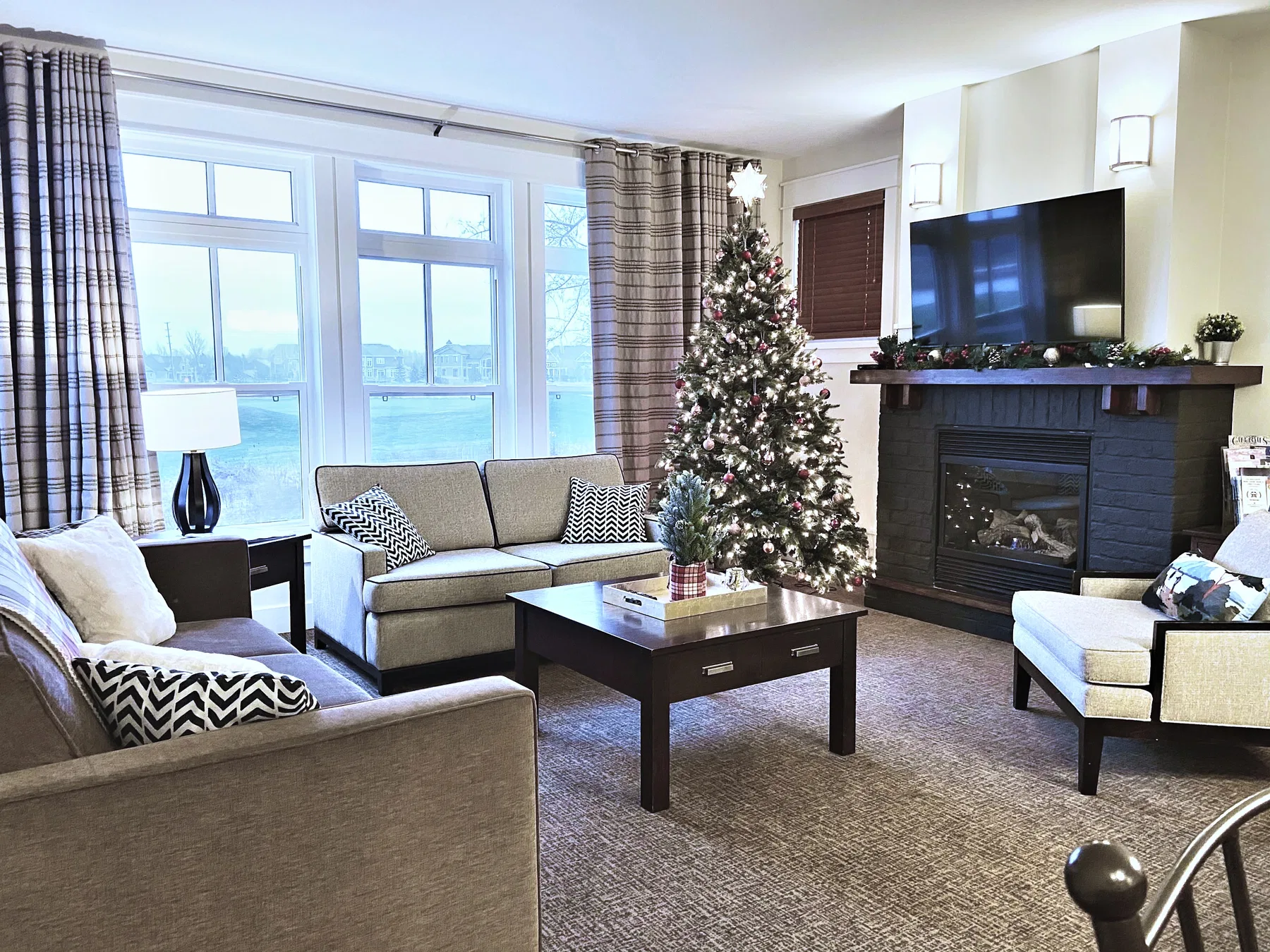 Holiday living room, neutral styling